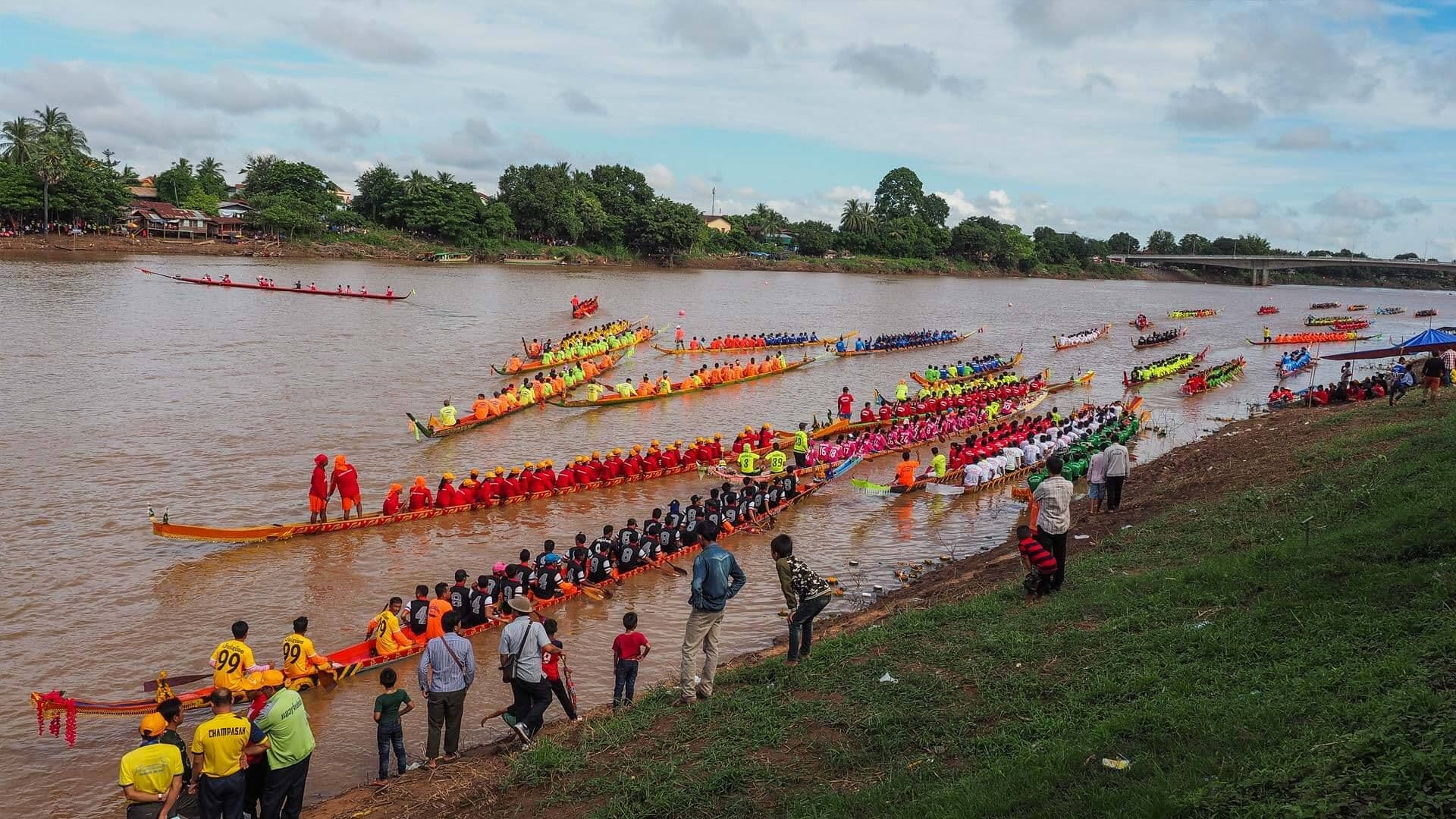 Laos River boat racing