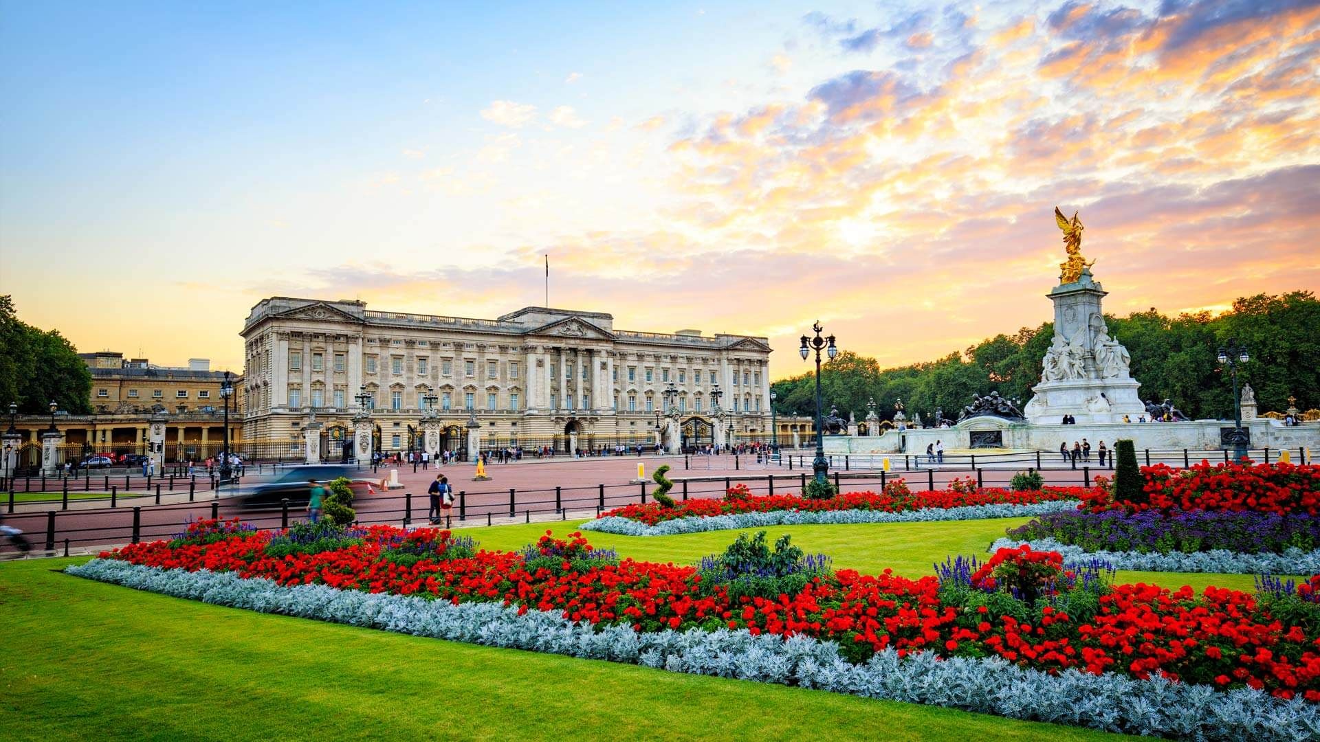 Tourist destinations are less crowded